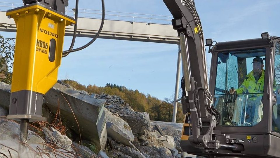 Hydraulic breaker
